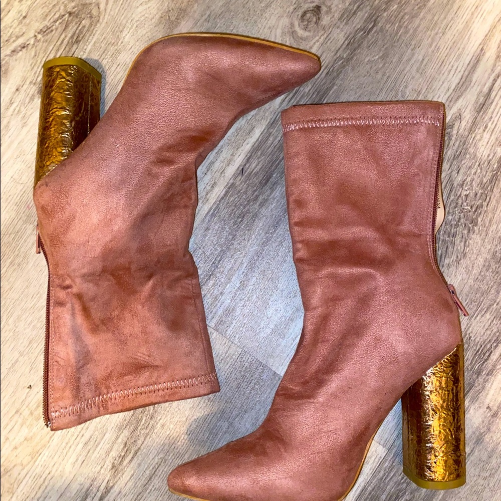 Gold foil heels - Size 6 ❤️‍🔥